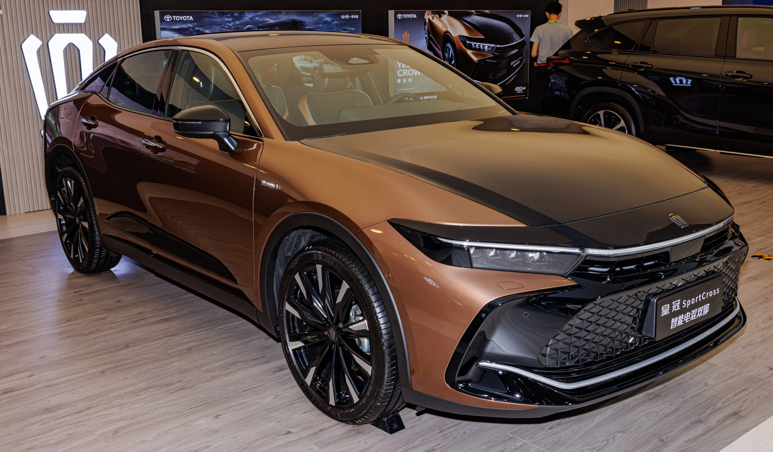 クラウンクロスオーバーの納期が早まる理由と最新動向を徹底解説 | 車  